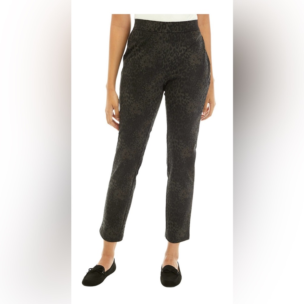 Rafaella Leopard Print Skinny leg 5 pocket pants new with tags